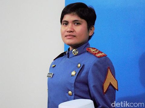 Desi Gebrina putri Yahya lulus Akmil