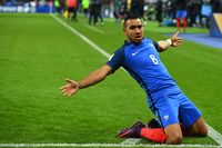 Dimitri Payet Nekat Selingkuh demi Mantan