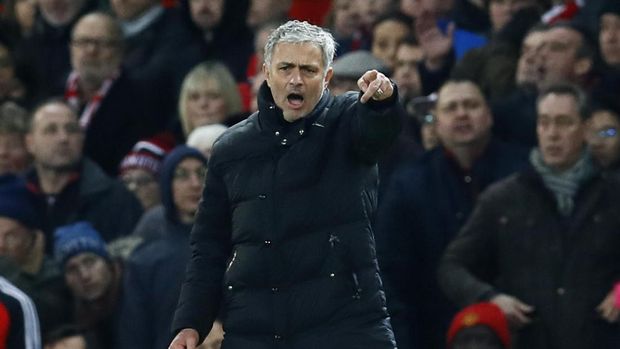 Jose Mourinho menyatakan tak bisa memberi jaminan Wayne Rooney masih berada di MU musim depan.