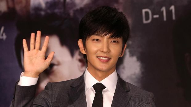 Lee Joon Gi pun menjadi salah satu aktor yang namanya dikenal berkat peran dalam film 'The King and the Clown.'