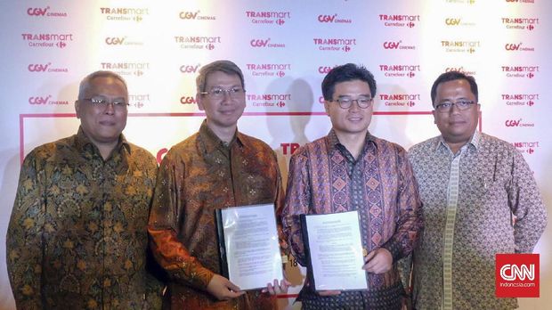 CGV bekerja sama dengan Transmart membuat delapan bioskop baru.
