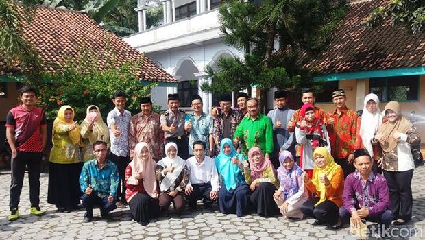 Melihat Sekolah Gratis Milik Seorang Polisi Di Banyuwangi 