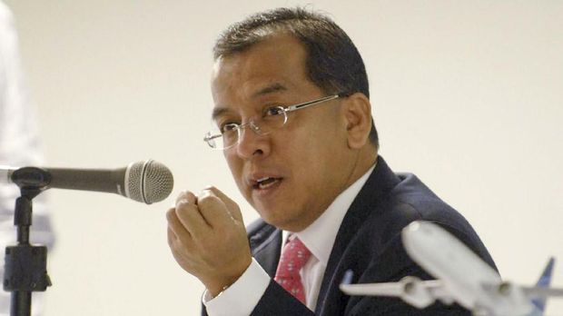 Mantan direktur utama Garuda Indonesia Emirsyah Satar ditetapkan sebagai tersangka kasus suap pembelian mesin pesawat.