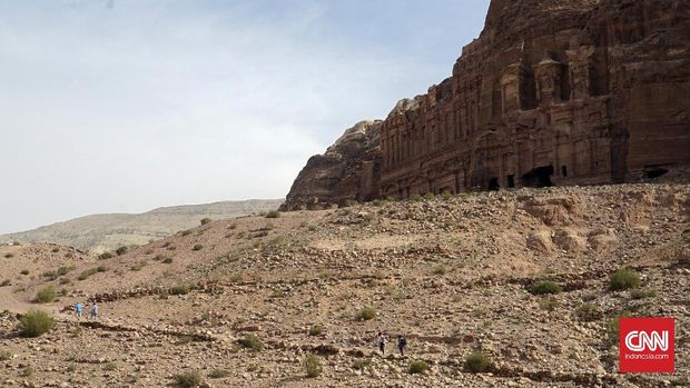 Palace Tomb salah satu bangunan yang masih tersisa di Petra.