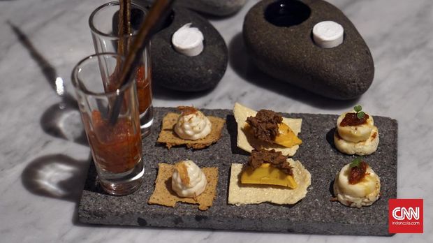 Menu amuse bouche di Restoran Nusa. (CNN Indonesia/Artho Viando)