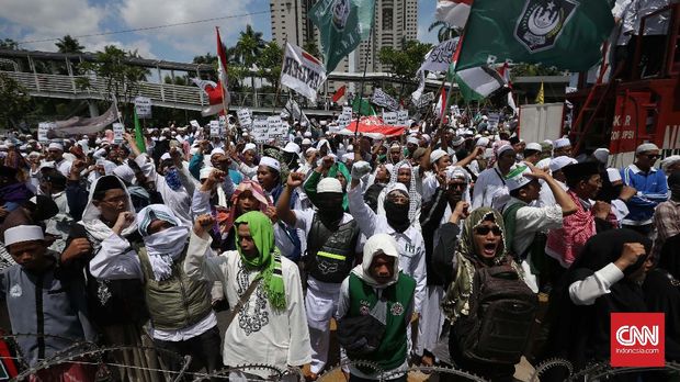 Jawara 'Maen Pukul' Betawi Ikut Kawal Rizieq Bersama FPI