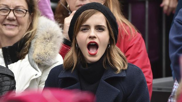 Emma Watson sebelum mendapatkan untung di 'Beauty and the Beast' pernah bermain dalam film tak laris, 'Colonia'.