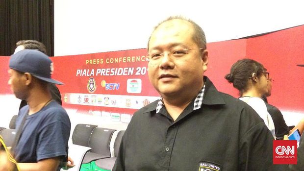 Yabes Tanuri menolak jika Bali mengelar pembukaan Piala Presiden 2018.