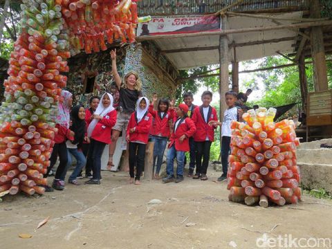 Ini Rumah Pohon, Tempat Bule Jerman dan Sumardin Merajut Asmara 4dca6af3-4162-48f1-a330-e3afe71639ce_43