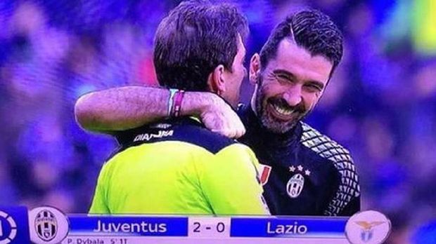Pelukan Buffon pada Wasit Dipermasalahkan, Ini Komentar Allegri