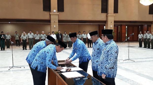 Mentan Lantik Tiga Pejabat Eselon I