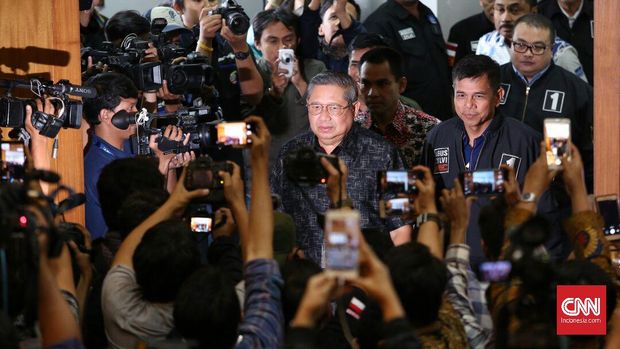 Gaji Wartawan ala Prabowo dan Ludah Api Raja Jawa