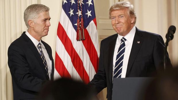 Neil Gorsuch dan Donald Trump