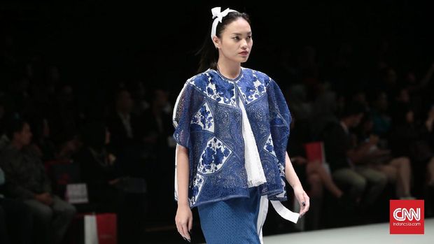 Tampilan bagi mereka yang aktif tidak harus dengan t-shirts.