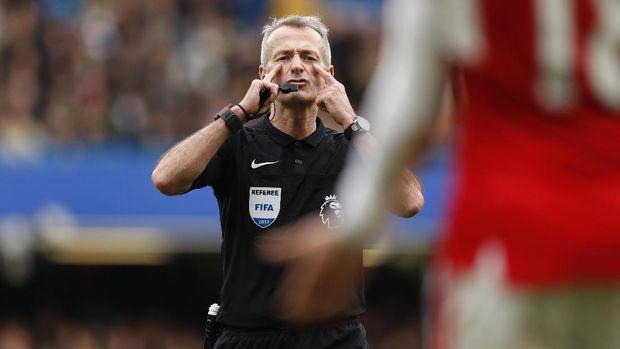 Martin Atkinson akan memimpin pertandingan pembuka di pekan kedelapan Liga Primer Inggris 2017/2018.