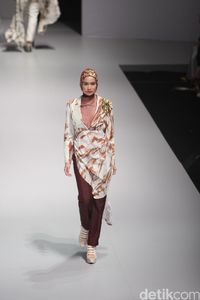 Rancangan Dian Pelangi Hingga Mel Ahyar Jadi Penutup Manis IFW Hari Ke-4