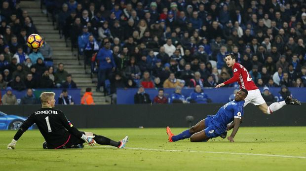 Henrikh Mkhitaryan mencetak gol pertama MU saat melawan Leicester.