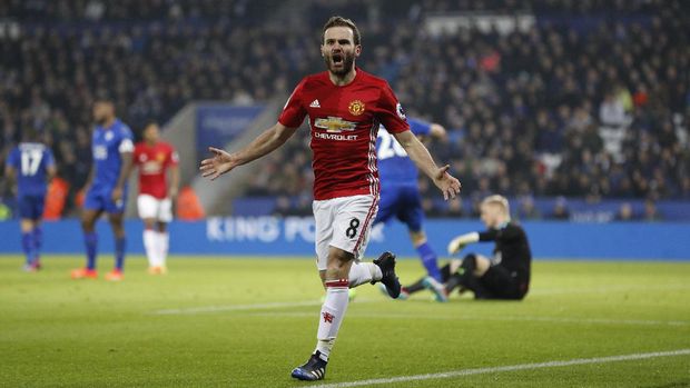 Juan Mata mencetak gol ketiga MU memanfaatkan assist Henrikh Mkhitaryan.