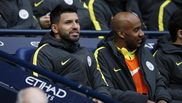 Sergio Aguero kembali dicadangkan di laga ini dan baru bermain ketika Gabriel Jesus cedera.