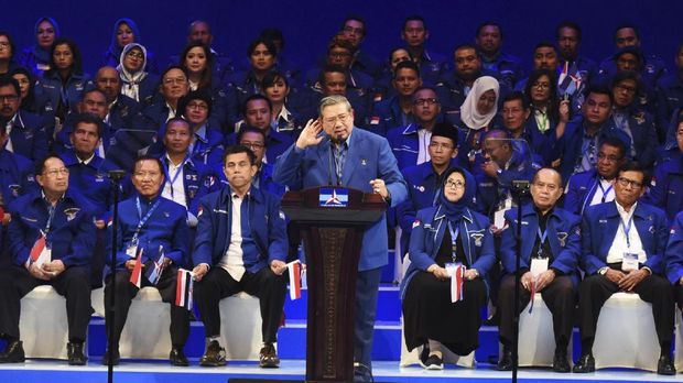 Ketua Umum Partai Demokrat Susilo Bambang Yudhoyono saat acara Dies Natalis 15 Tahun Partai Demokrat dan Pembukaan Rampimnas 2017 di Jakarta, Selasa (7/2).