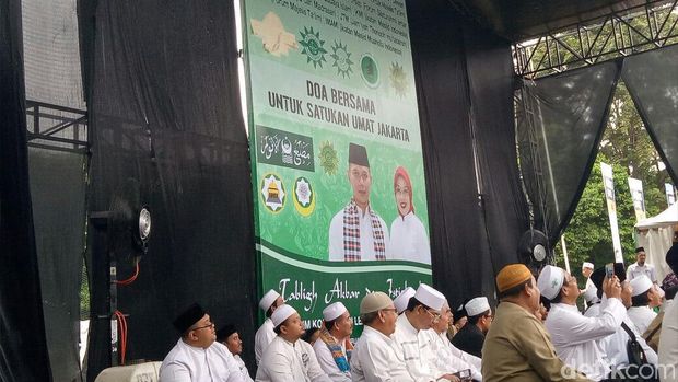 Agus Yudhoyono dan Sylviana hadiri istigasah ormas Islam DKI / 