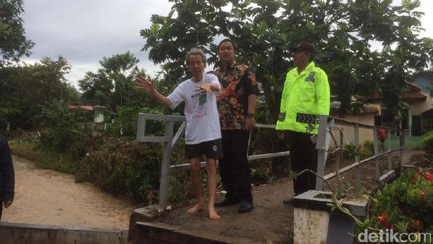 Wali Kota Semarang Tinjau Daerah Terdampak Banjir Naik Motor