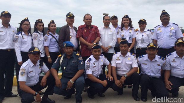 Tinjau Pelabuhan Saumlaki, Menhub Cek Produktivitas Tol Laut