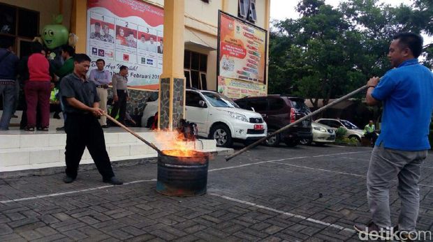 Ratusan Surat Suara Rusak Dimusnahkan KPUD Kota Batu