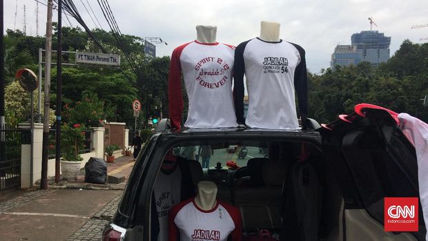 Untung Besar Penjual Kaos Aksi 112