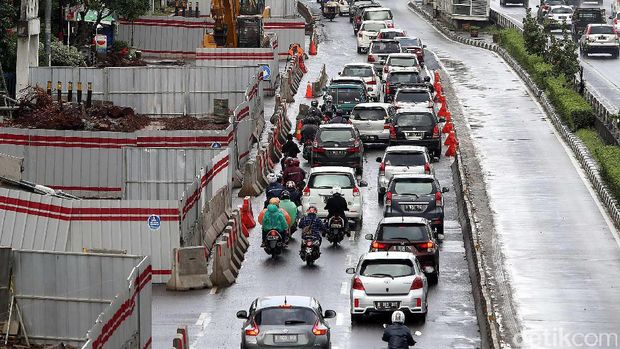Ahok Berencana Bangun Apartemen Bersubsidi di Depo LRT