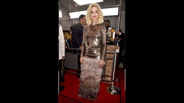 Katy Perry bangga dengan busana yang dikenakannya.