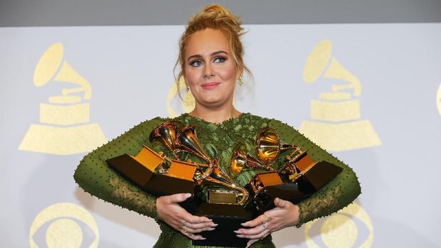 '25' Album Terbaik Grammy Awards 2017, Adele Terharu
