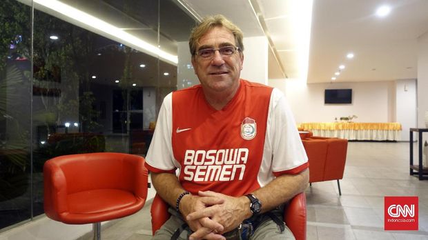 Pelatih Robert Rene Alberts akan mempin tim Indonesia Selection menghadapi timnas Islandia.