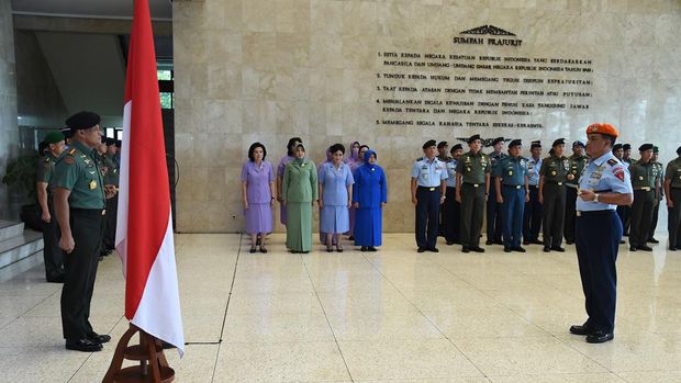 Panglima TNI Jenderal Gatot Nurmantyo lantik 37 pejabat tinggi TNI