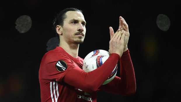 Zlatan Ibrahimovic selalu melabeli dirinya dengan sebutan dewa.