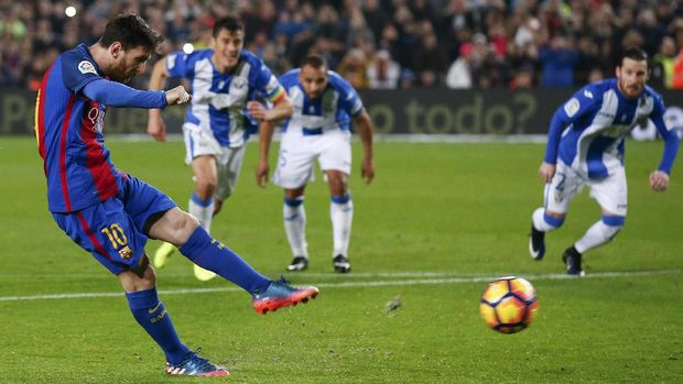 Lionel Messi memastikan kemenangan Barcelona lewat penalti ke gawang Leganes.