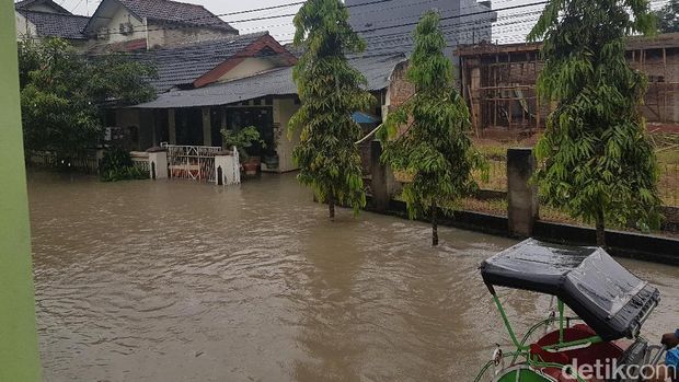 Banjir di Serang, rumah wakil wali kota terendam