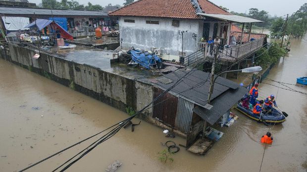 Penanganan banjir di Cipinang Melayu 