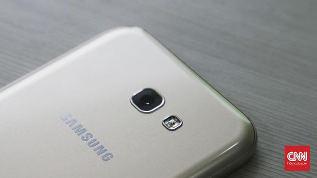 Evolusi Galaxy A7 (2017) Menjadi Ponsel Bertenaga Besar