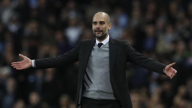 Pep Guardiola fokus menguatkan lini pertahanan Manchester City musim ini.