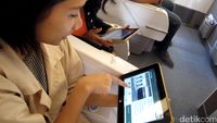 Emirates Pinjamkan Surface, Etihad Sediakan iPad