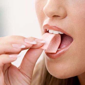 Cara Menghilangkan Bau Mulut, Coba Konsumsi 7 Makanan Ini