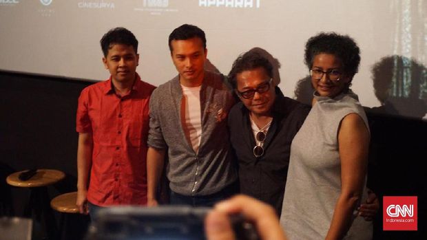 Kala Nicholas Saputra ‘Menjelma’ Jadi Burung Rangkong Gading