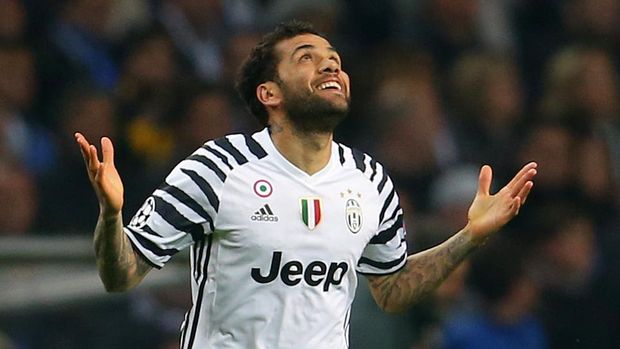 Dani Alves direkrut PSG secara gratis dari Juventus musim ini.