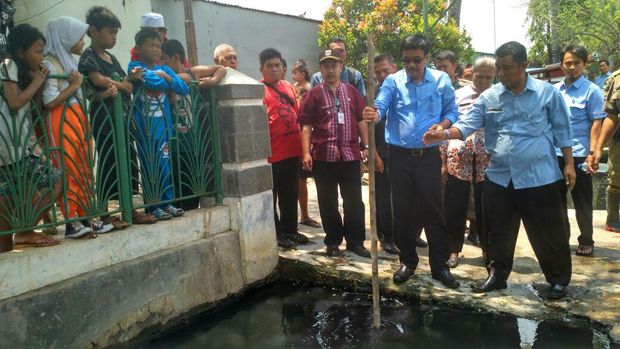 Djarot mengatakan tanggul ini untuk menanggulangi banjir rob.