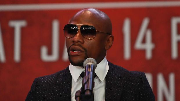 Floyd Mayweather Jr. adalah seorang pemikir ulung dan tahu mana laga yang berpotensi menghasilkan banyak uang.
