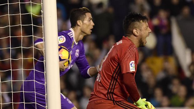 Real Madrid hanya mampu membalas satu gol lewat Cristiano Ronaldo.
