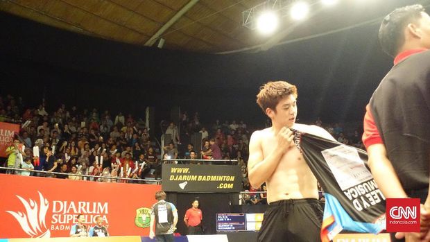 Lee Yong-dae membuat ribuan penonton di DBL Arena menjerit.