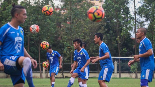 Intensitas latihan Persib Bandung ditingkatkan jelang melawan Mitra Kukar.