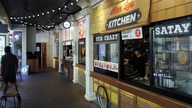 Deretan kedai makanan di Spice Alley (Wahyu/detikTravel)